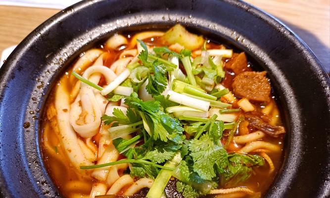 健康美味的以西红柿土豆粉（打造营养丰富、健康美味的主食）