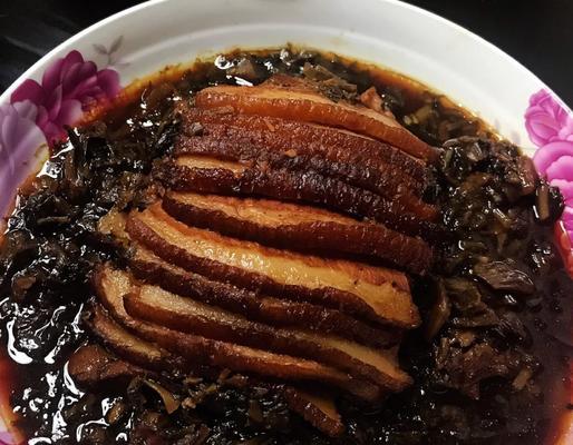 用新文美食酱油做扣肉（传统佳肴，美味不容错过）