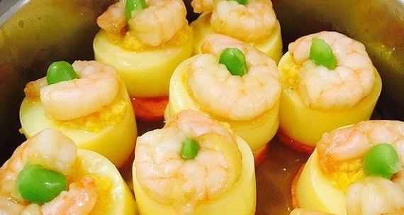清爽美味的蒸虾仁樱肉豆腐（健康美食享受味蕾，家庭菜谱必备）
