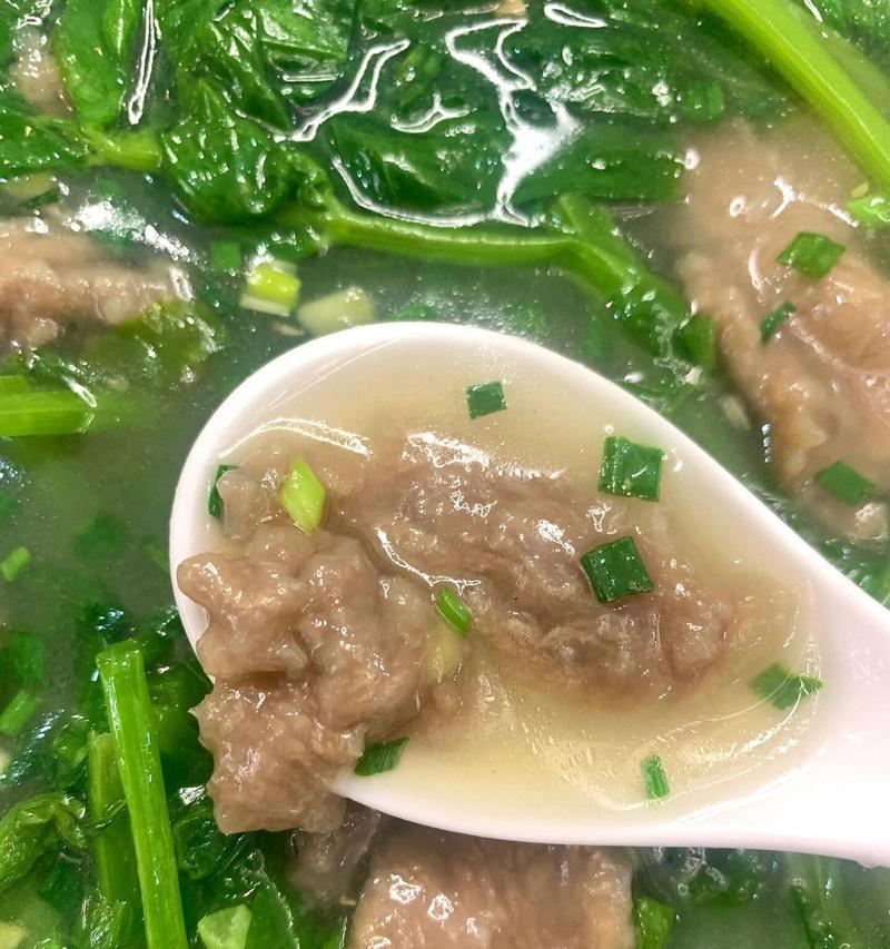 暖心羊肉汤的制作方法（家常羊肉汤，营养丰富暖胃又暖心）