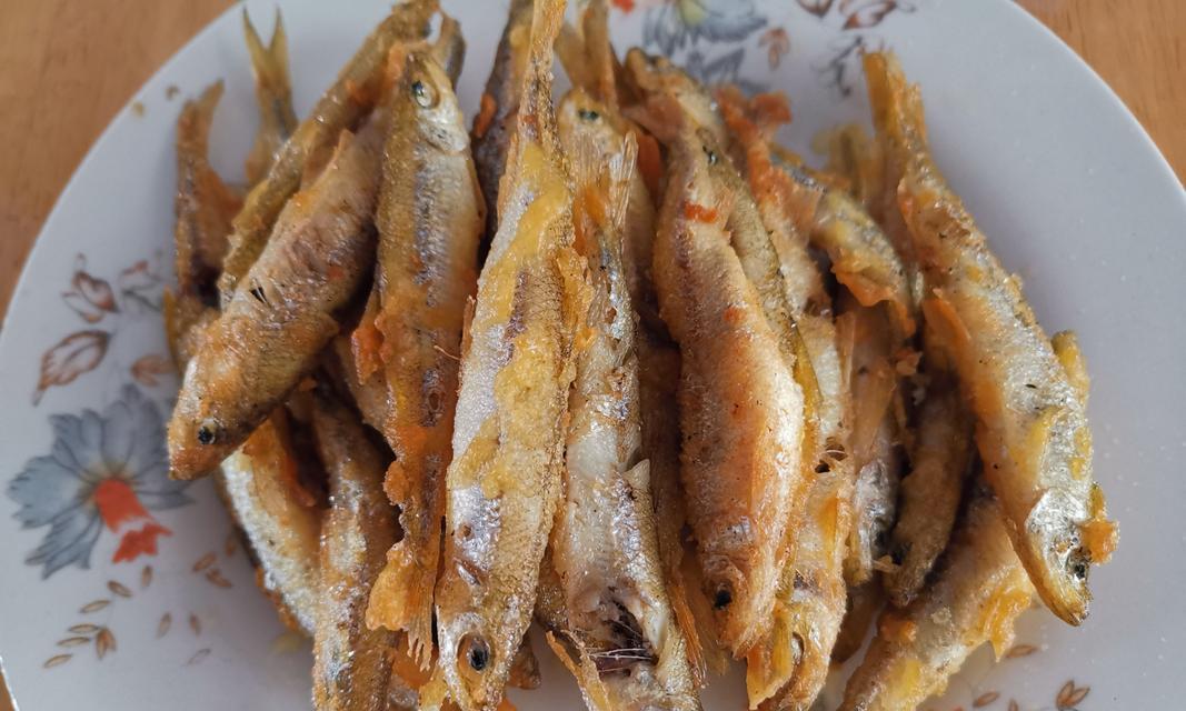 新手必看！炸小鱼大全攻略（小鱼一炸就开花，让你秒变美食达人）
