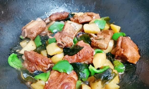 炒地四鲜，让你轻松掌握的家常菜（传统美食之味，教你如何做出口感绝佳的地四鲜）