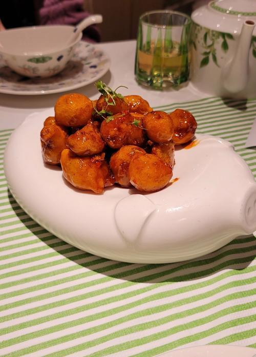 秋葵炒鸡骨的做法（营养丰富，美味可口的家常菜）