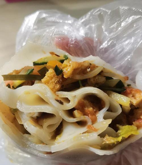 云南米皮卷的制作方法（传统美食的魅力与技巧）