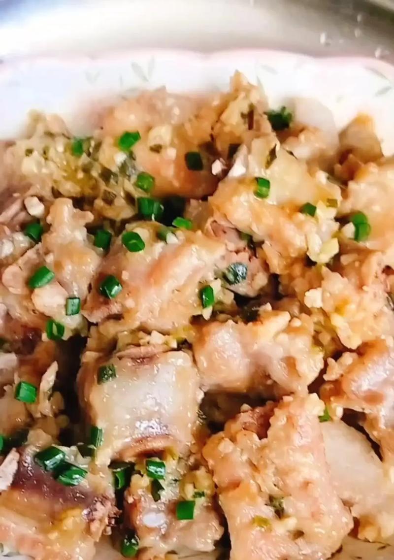 秘制芋头排骨煲（家常美味，暖胃又养身）