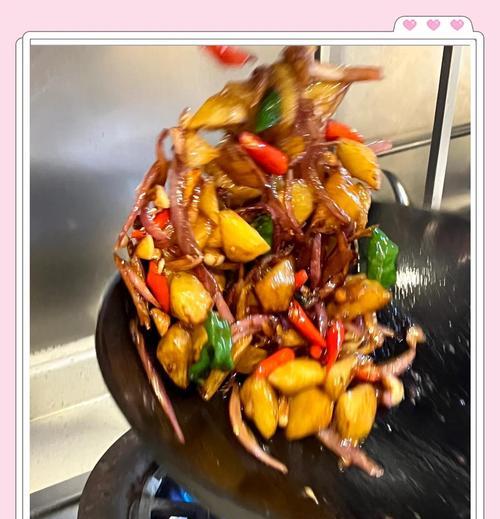 美味可口的洋葱藕丁炒土豆（融合中西口味，营养丰富的家常菜）