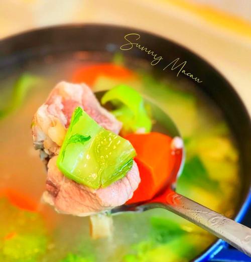 家庭美食-咸蛋黄芥菜汤的制作方法（鲜香味美，简单易做，一锅轻松解决营养问题）