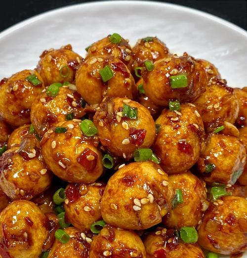 腌鹌鹑皮蛋的制作方法（传统美食重现，口感鲜美、营养丰富的腌鹌鹑皮蛋）