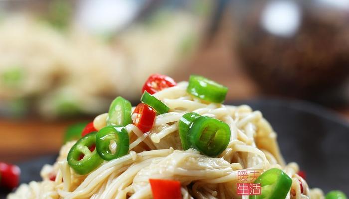 双椒粉丝煲，火辣美食的终极享受（辣爆口感、营养丰富，绿色食材为健康护航）