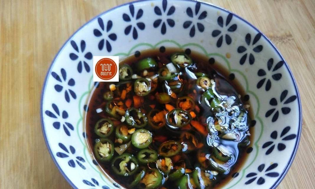 美味佳肴-香菇酱拌木耳（用好食材，做出健康美味；一起来品尝吧！）