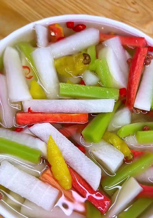 酸辣萝卜条的制作方法（做法简单又美味，口感爽脆鲜美）