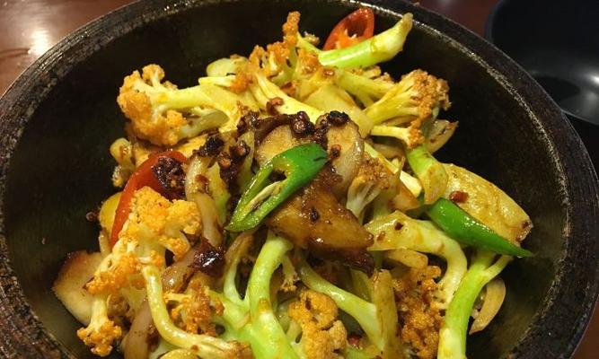 石锅台湾花菜，美味健康的下饭菜（以花菜为主角，品尝台湾美食的独特魅力）