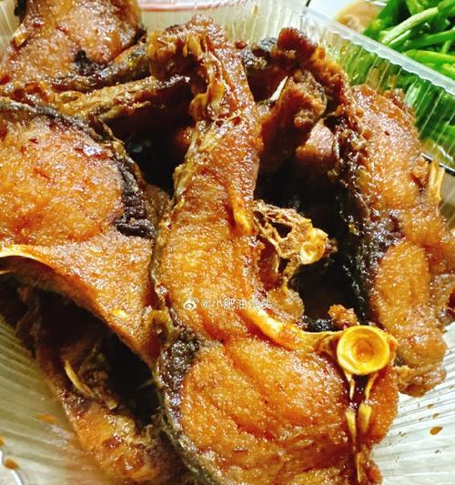 手把手教你制作美味的炸熏鱼（做法详解，味道绝佳，不容错过！）