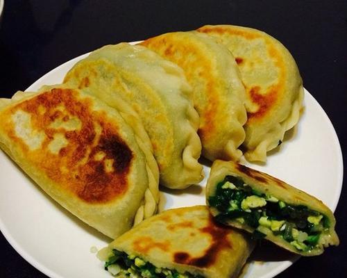 烫面苜蓿盒子饼，营养美味两不误（掌握一道烫面苜蓿盒子饼的完美做法，享受多重口感和营养）